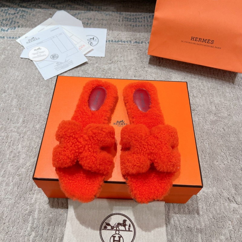 H**mes slippers